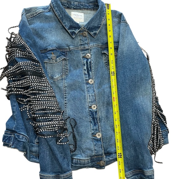 Torrid Denim Western Trucker Jacket with Rhinestone and Black Metallic Fringe 4 - Picture 8 of 14